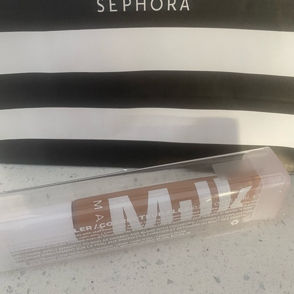 Milk Concealer - Picture 3 of 5